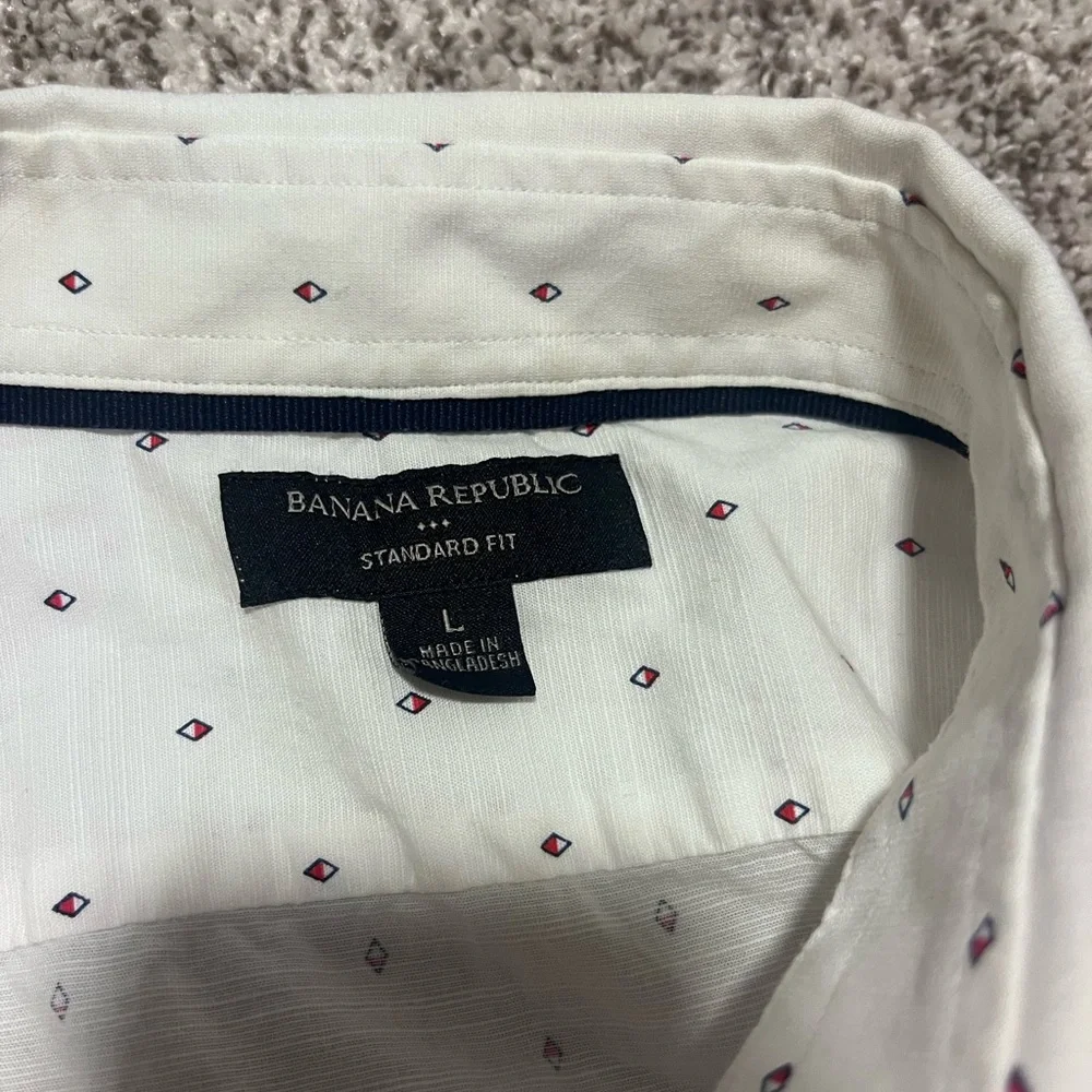 Banana Republic Men’s Large White Micro Print Button Down Shirt